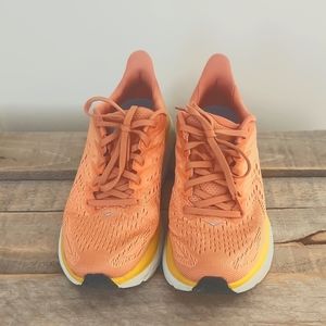 Women's Hoka Clifton 8 size 8